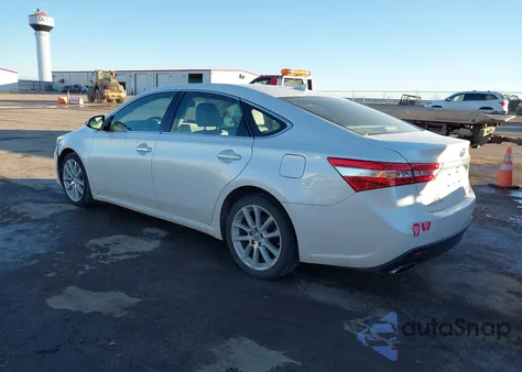 2015 Toyota Avalon Limited z USA, uszkodzony, nr VIN 4T1BK1EB8FU152818